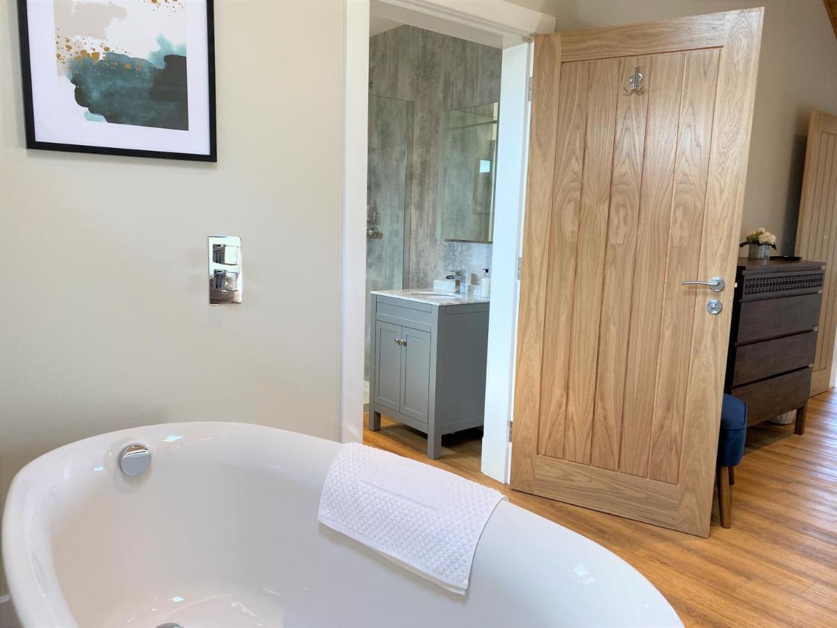 Pheasant Lodge With Hot Tub Forgandenny Eksteriør billede