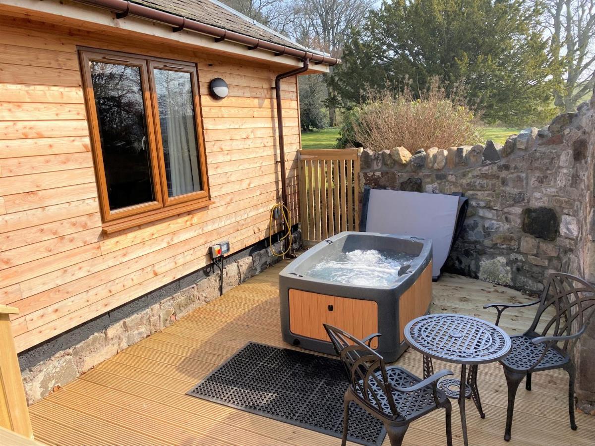 Pheasant Lodge With Hot Tub Forgandenny Eksteriør billede