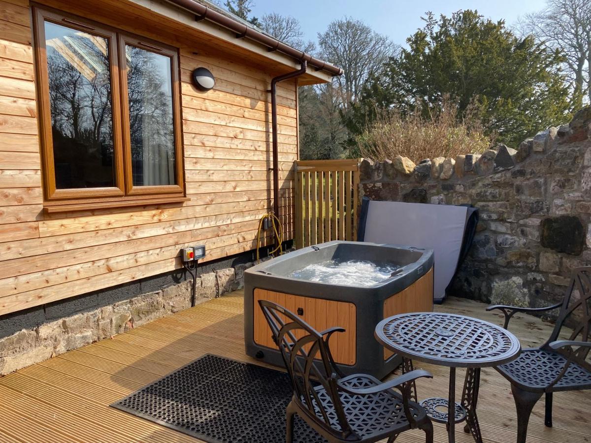 Pheasant Lodge With Hot Tub Forgandenny Eksteriør billede