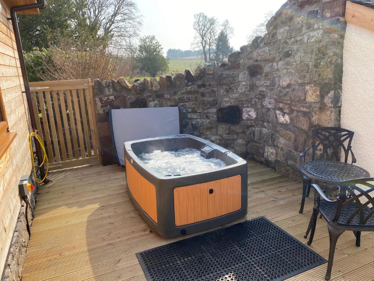 Pheasant Lodge With Hot Tub Forgandenny Eksteriør billede